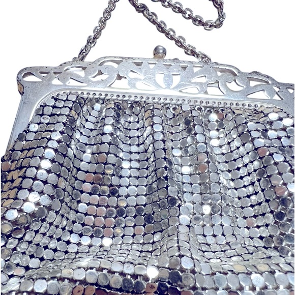 Whiting & Davis vintage 1950s 2897 mesh silver formal dainty bag made in USA - Picture 3 of 8